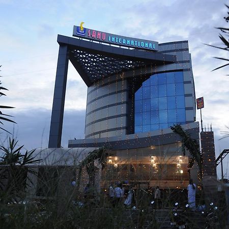 Sanu International Hotel Nāmakkal Kültér fotó