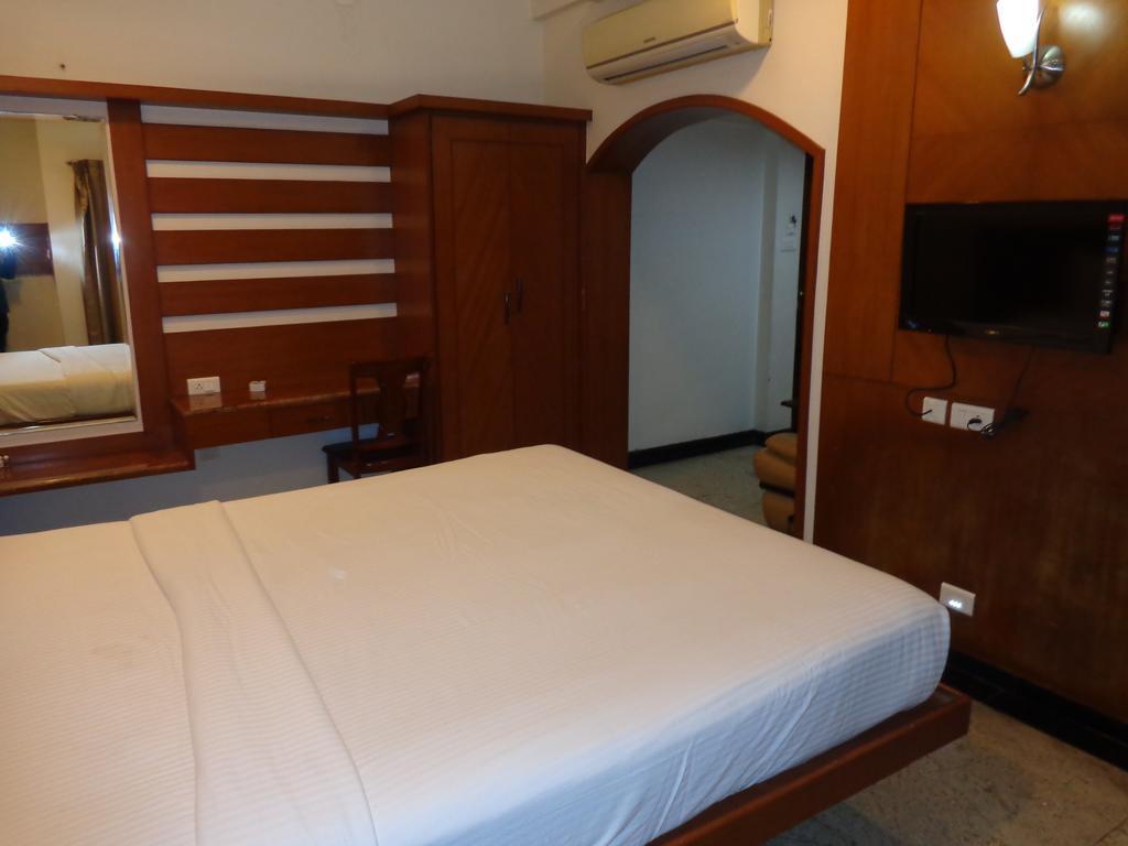 Sanu International Hotel Nāmakkal Kültér fotó