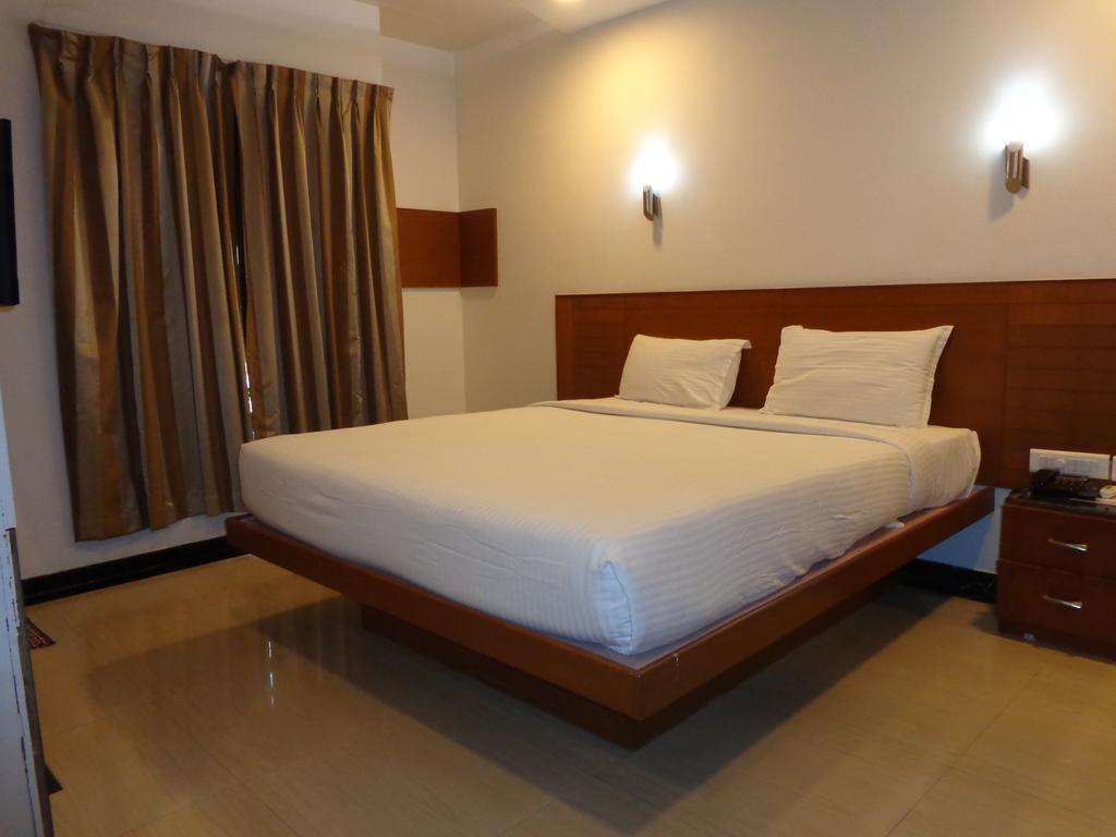 Sanu International Hotel Nāmakkal Szoba fotó