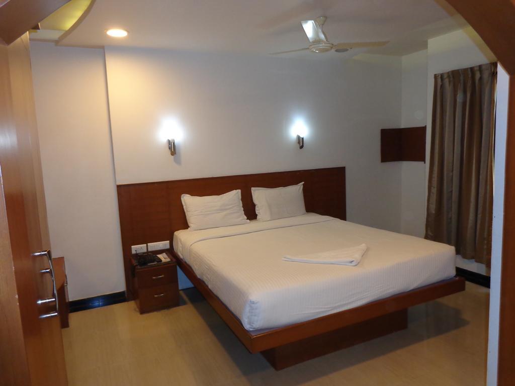 Sanu International Hotel Nāmakkal Szoba fotó