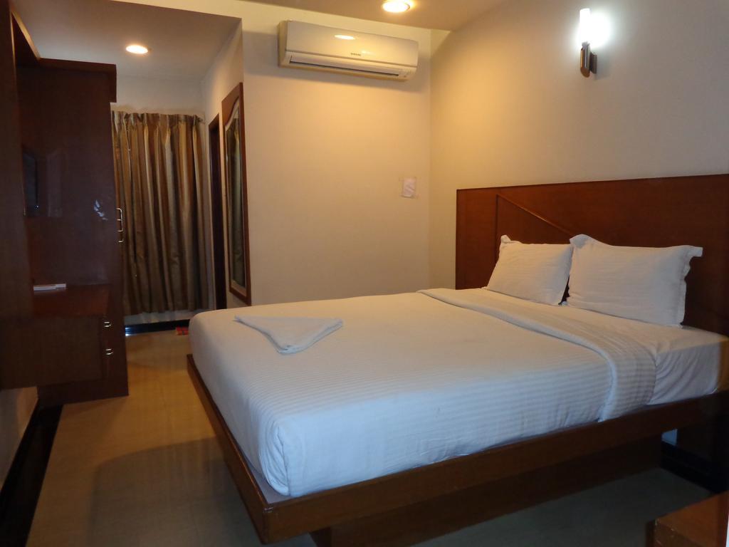 Sanu International Hotel Nāmakkal Szoba fotó