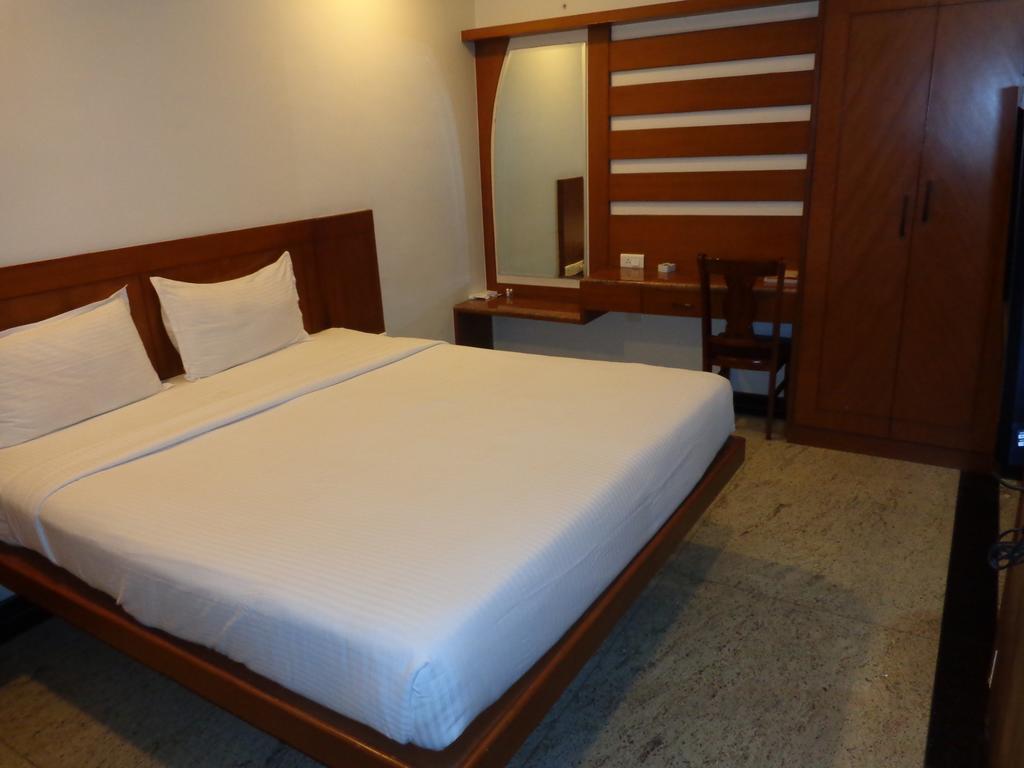 Sanu International Hotel Nāmakkal Kültér fotó