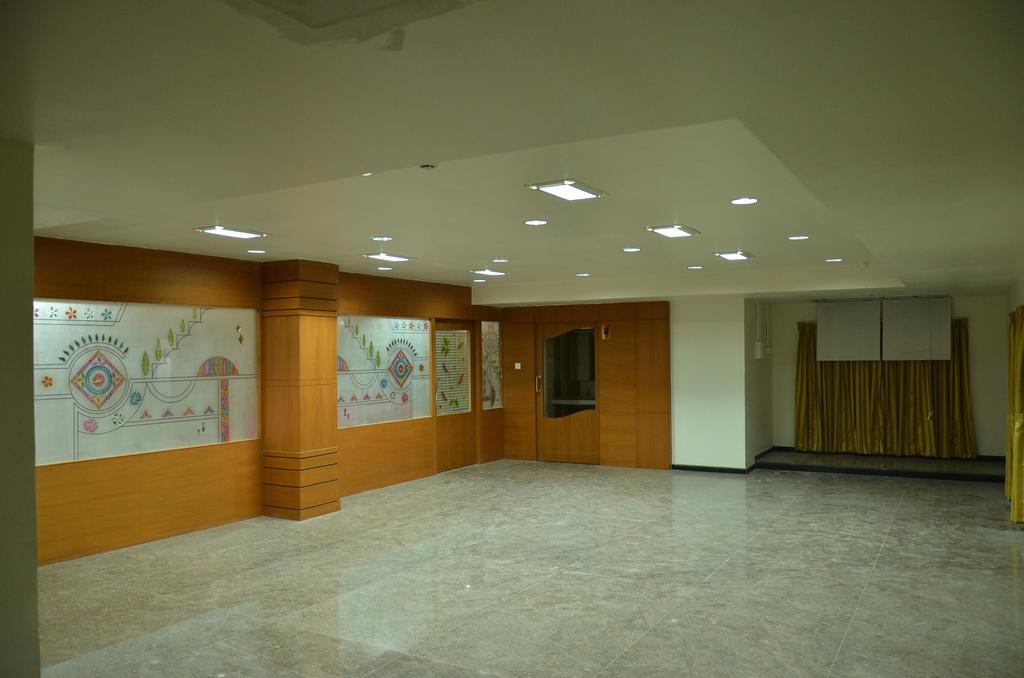 Sanu International Hotel Nāmakkal Kültér fotó