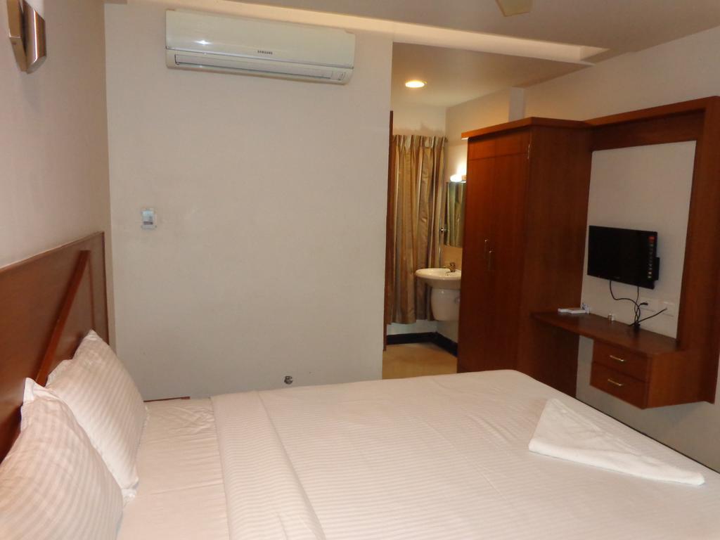 Sanu International Hotel Nāmakkal Szoba fotó