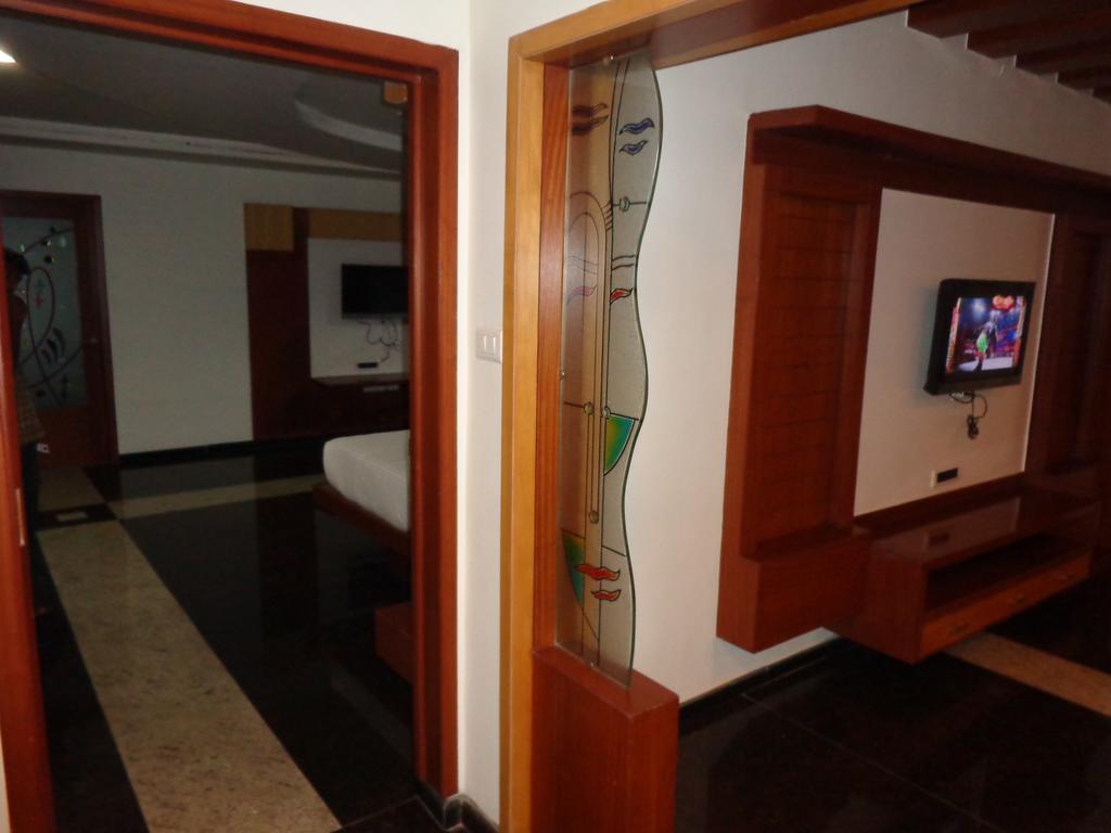 Sanu International Hotel Nāmakkal Kültér fotó
