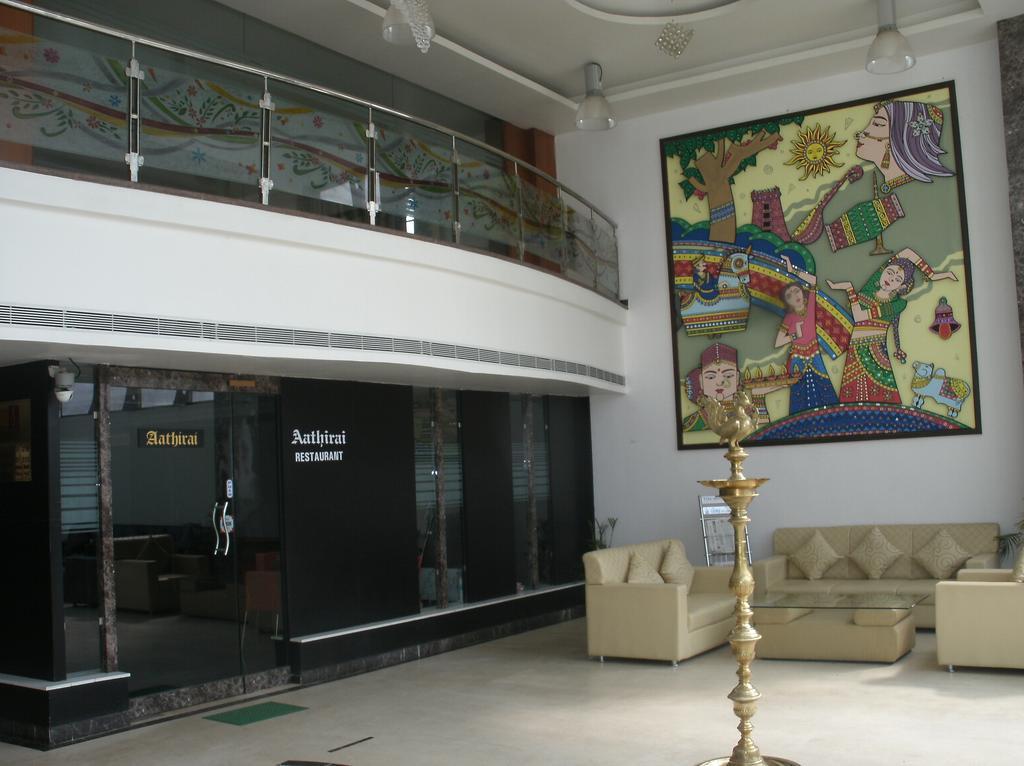 Sanu International Hotel Nāmakkal Kültér fotó