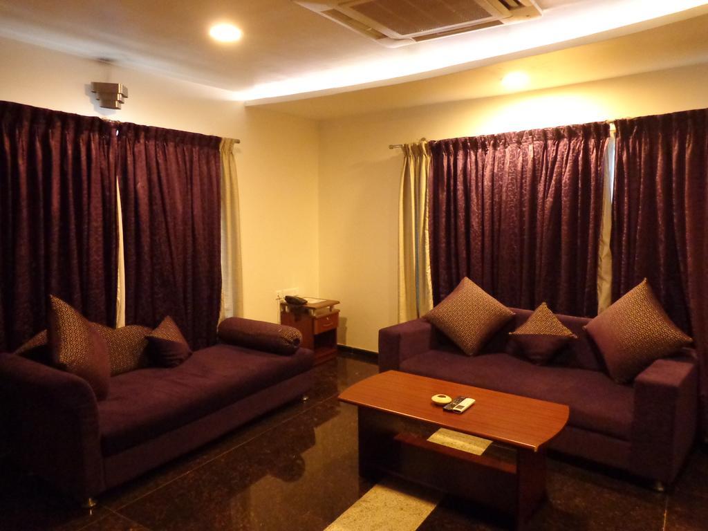 Sanu International Hotel Nāmakkal Kültér fotó